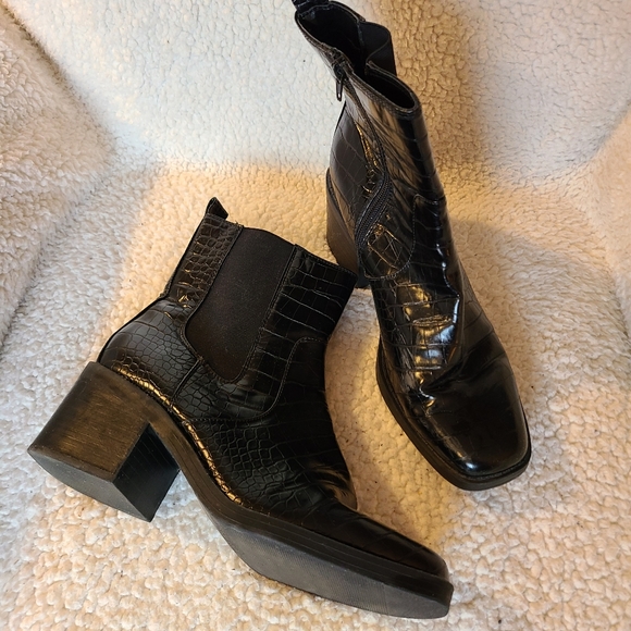 Bleecker & Bond - Rita - Croc print booties - Picture 2 of 11